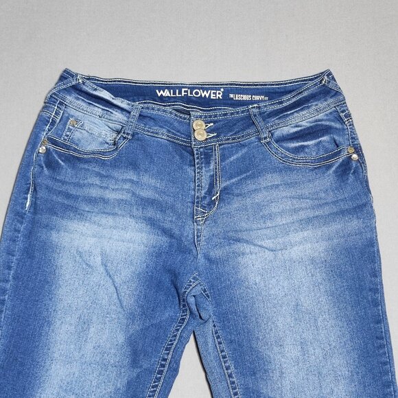 Wallflower jeans women's junior size 13 short denim blue the luscious curvy fit - Picture 2 of 12